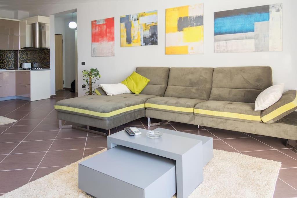Exclusive Apartment Tirana Exterior foto